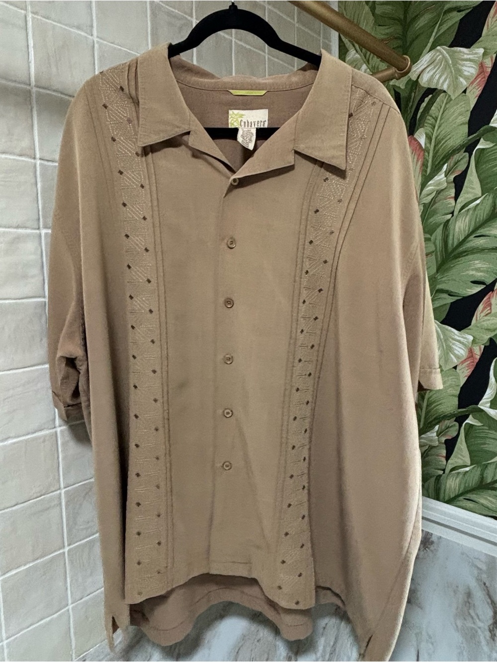 Big & Tall Men’s Vintage Cubavera button done Cuban/bowling style shirt
